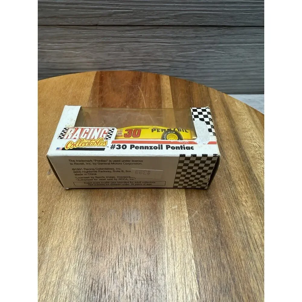 Revell Racing Collectables Michael Waltrip #30 Pennzoil Pontiac 1:64